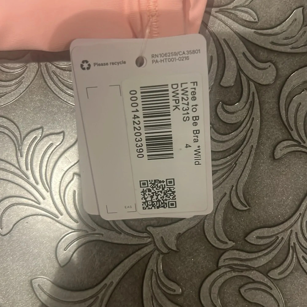 NWT 🍋 Lululemon Dew Pink Free to Be Bra Size 4